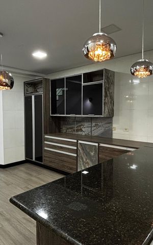 Casa à venda com 250m², 3 quartos e 4 vagas Casa à venda com 250m², 3 quartos e 4 vagasCozinha