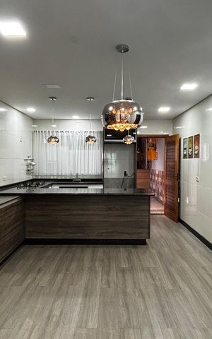 Casa à venda com 250m², 3 quartos e 4 vagas Casa à venda com 250m², 3 quartos e 4 vagasCozinha