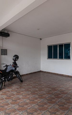 Casa à venda com 218m², 1 quarto e 2 vagas Casa à venda com 218m², 1 quarto e 2 vagasÁrea Comum