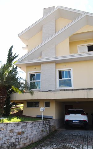 Casa de condomínio para alugar com 285m², 3 quartos e 4 vagasFachada