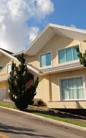 Casa de condomínio para alugar com 285m², 3 quartos e 4 vagasFachada