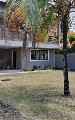 Casa à venda com 447m², 4 quartos e 4 vagas