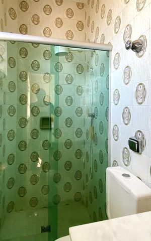 Apartamento para alugar com 110m², 3 quartos e 1 vaga Apartamento para alugar com 110m², 3 quartos e 1 vagaBanheiro da Suíte 1