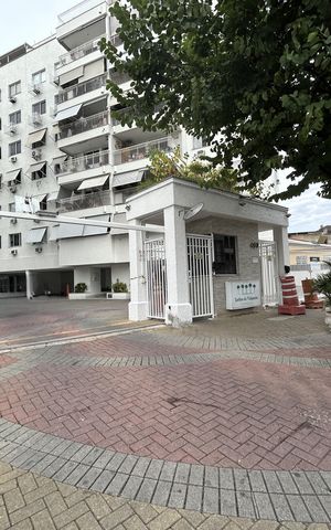 Apartamento à venda com 147m², 4 quartos e 2 vagasFachada e portaria