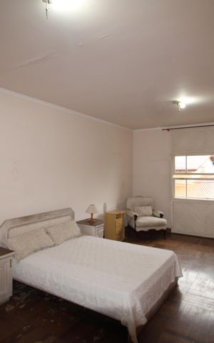 Casa à venda com 438m², 4 quartos e 6 vagasQuarto 2