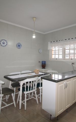 Casa à venda com 438m², 4 quartos e 6 vagasCozinha