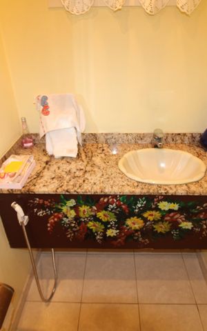 Casa à venda com 438m², 4 quartos e 6 vagasLavabo