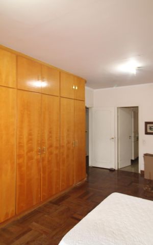 Casa à venda com 438m², 4 quartos e 6 vagasQuarto 2