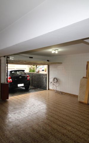 Casa à venda com 438m², 4 quartos e 6 vagasGaragem