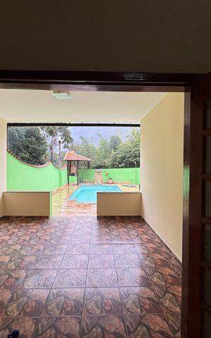Casa de condomínio para alugar com 350m², 5 quartos e 6 vagas Casa de condomínio para alugar com 350m², 5 quartos e 6 vagasVaranda