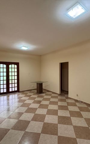 Casa de condomínio para alugar com 350m², 5 quartos e 6 vagas Casa de condomínio para alugar com 350m², 5 quartos e 6 vagasSala