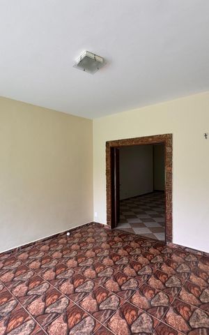Casa de condomínio para alugar com 350m², 5 quartos e 6 vagas Casa de condomínio para alugar com 350m², 5 quartos e 6 vagasVaranda