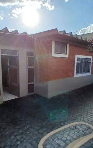 Casa para alugar com 170m², 4 quartos e 2 vagas Casa para alugar com 170m², 4 quartos e 2 vagasÁrea Externa