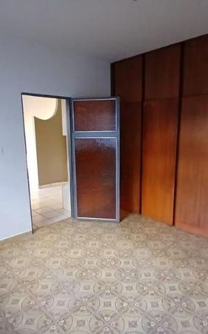 Casa para alugar com 170m², 4 quartos e 2 vagas Casa para alugar com 170m², 4 quartos e 2 vagasSuíte