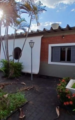 Casa para alugar com 170m², 4 quartos e 2 vagas Casa para alugar com 170m², 4 quartos e 2 vagasÁrea Externa