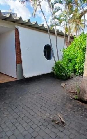 Casa para alugar com 170m², 4 quartos e 2 vagas Casa para alugar com 170m², 4 quartos e 2 vagasÁrea Externa