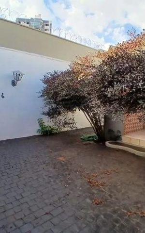 Casa para alugar com 170m², 4 quartos e 2 vagas Casa para alugar com 170m², 4 quartos e 2 vagasÁrea Externa