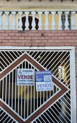 Casa à venda com 145m², 3 quartos e 1 vaga Casa à venda com 145m², 3 quartos e 1 vagaFachada