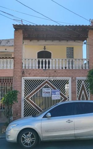Casa à venda com 145m², 3 quartos e 1 vaga Casa à venda com 145m², 3 quartos e 1 vagaFachada