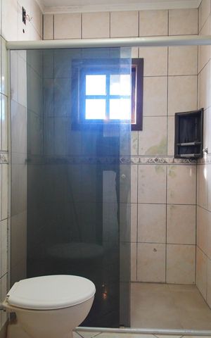 Casa para alugar com 350m², 4 quartos e 3 vagasBanheiro 1