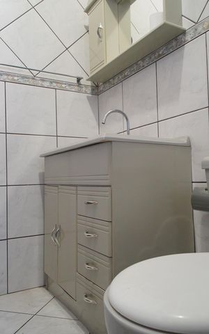 Casa para alugar com 350m², 4 quartos e 3 vagasBanheiro 2