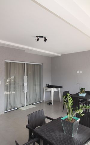 Casa à venda com 150m², 3 quartos e 2 vagasÁrea de Serviço