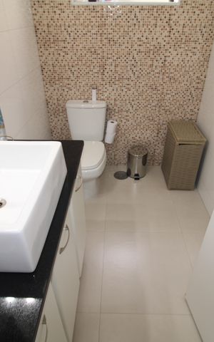 Casa à venda com 150m², 3 quartos e 2 vagasBanheiro