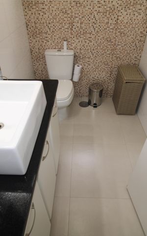 Casa à venda com 150m², 3 quartos e 2 vagasBanheiro
