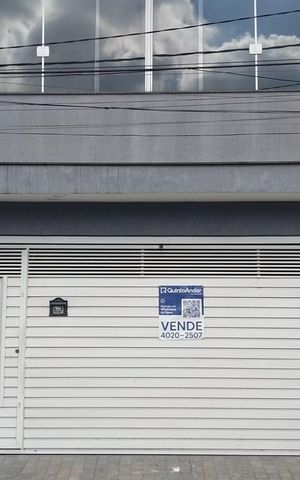 Casa à venda com 150m², 3 quartos e 2 vagas Casa à venda com 150m², 3 quartos e 2 vagasFachada