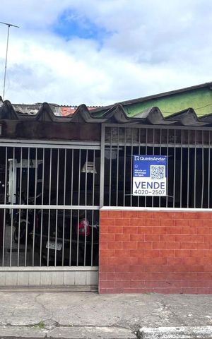 Casa à venda com 65m², 2 quartos e 1 vaga Casa à venda com 65m², 2 quartos e 1 vagaFachada