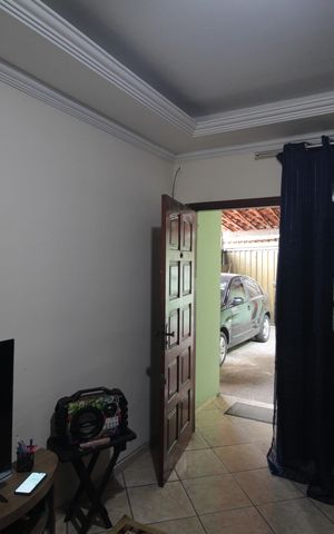 Casa à venda com 100m², 2 quartos e 2 vagasSala