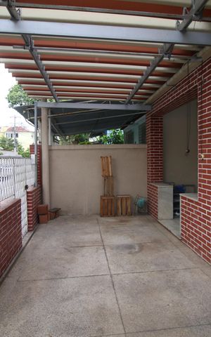 Casa à venda com 197m², 4 quartos e 1 vagaQuintal e garagem