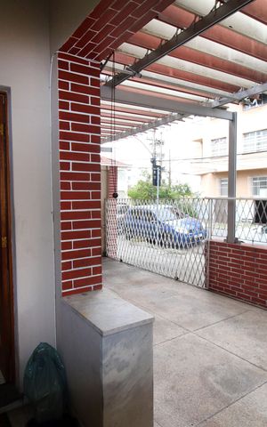 Casa à venda com 197m², 4 quartos e 1 vagaVaranda frente
