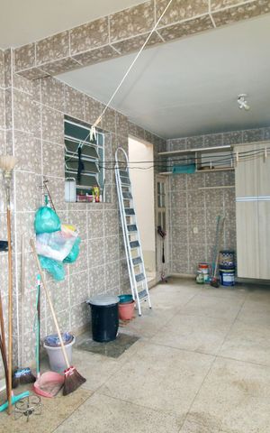 Casa à venda com 197m², 4 quartos e 1 vagaÁrea de Serviço