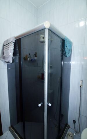Casa à venda com 197m², 4 quartos e 1 vagaBanheiro