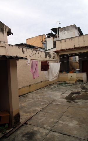Casa à venda com 197m², 4 quartos e 1 vagaQuintal fundos 