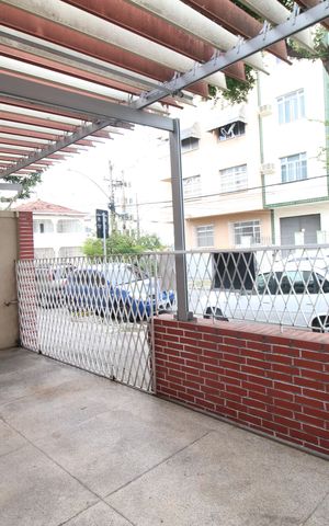 Casa à venda com 197m², 4 quartos e 1 vagaQuintal e garagem