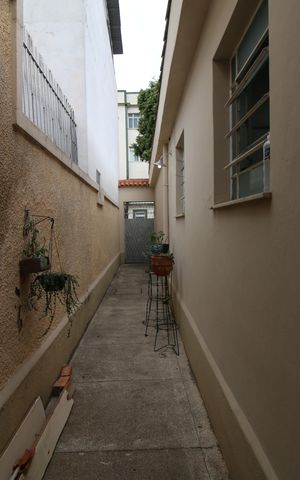 Casa à venda com 197m², 4 quartos e 1 vagaCorredor lateral