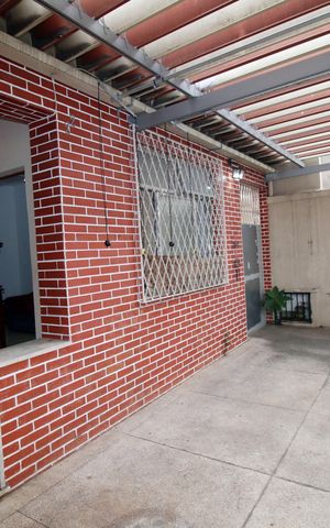 Casa à venda com 197m², 4 quartos e 1 vagaQuintal e garagem