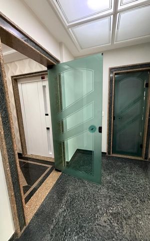 Apartamento à venda com 205m², 1 quarto e 5 vagas Apartamento à venda com 205m², 1 quarto e 5 vagasÁrea externa