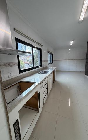 Apartamento à venda com 205m², 1 quarto e 5 vagas Apartamento à venda com 205m², 1 quarto e 5 vagasCozinha
