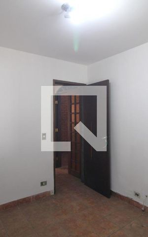 Casa à venda com 276m², 3 quartos e 3 vagas Casa à venda com 276m², 3 quartos e 3 vagasQuarto