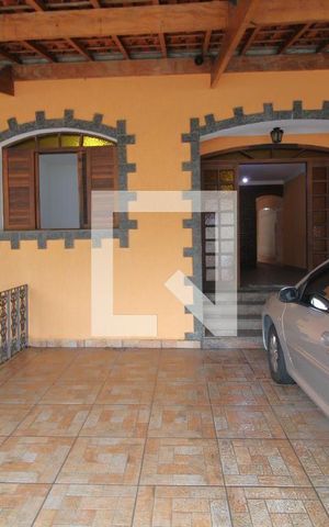 Casa à venda com 276m², 3 quartos e 3 vagas Casa à venda com 276m², 3 quartos e 3 vagasÁrea externa