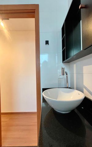 Apartamento à venda com 47m², 2 quartos e 1 vaga Apartamento à venda com 47m², 2 quartos e 1 vagaBanheiro