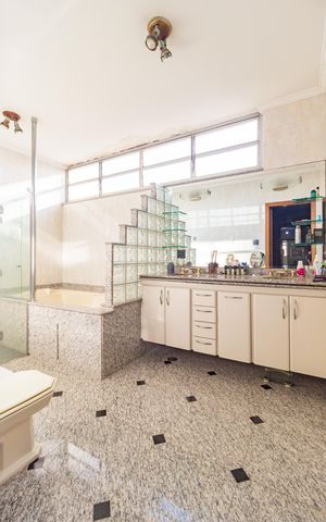 Apartamento à venda com 325m², 4 quartos e 3 vagas Apartamento à venda com 325m², 4 quartos e 3 vagasBanheiro - Suíte 3