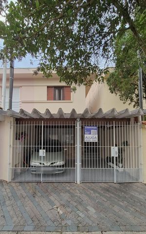 Casa para alugar com 170m², 3 quartos e 2 vagas Casa para alugar com 170m², 3 quartos e 2 vagasfachada