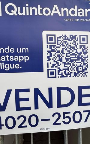Casa à venda com 210m², 3 quartos e 3 vagas Casa à venda com 210m², 3 quartos e 3 vagasPlaca