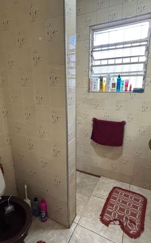 Casa à venda com 210m², 3 quartos e 3 vagas Casa à venda com 210m², 3 quartos e 3 vagasBanheiro 2