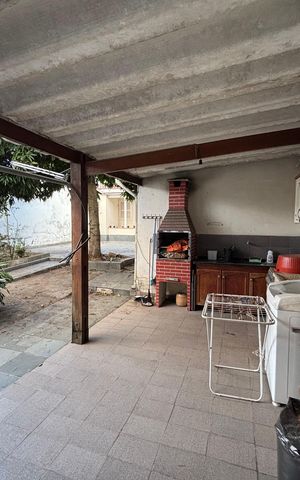 Casa à venda com 210m², 3 quartos e 3 vagas Casa à venda com 210m², 3 quartos e 3 vagasÁrea de serviço