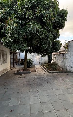 Casa à venda com 210m², 3 quartos e 3 vagas Casa à venda com 210m², 3 quartos e 3 vagasQuintal